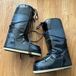 Moon Boot sz 9/10.5 like new NWOT shiny black and charcoal grey no wear on soles